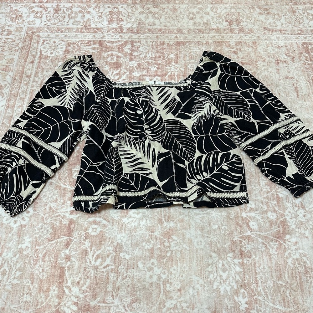 Linen 🖤 Banana Leaf Balloon Sleeve Blouse - Picture 3 of 11